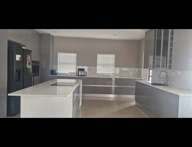 4 BEDROOM FREESTANDING FOR SALE IN SAVANNAH COUNTRY ESTATE